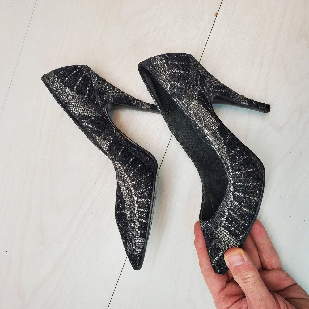 Wild Nights Womens Black Silver Metallic Lace Pointed Toe Stiletto Pumps Size 7B